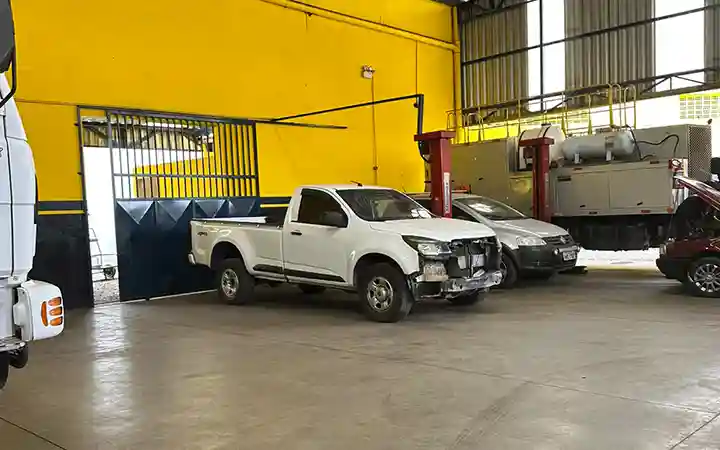 carro de passeio atendido pela TR Auto Elétrica